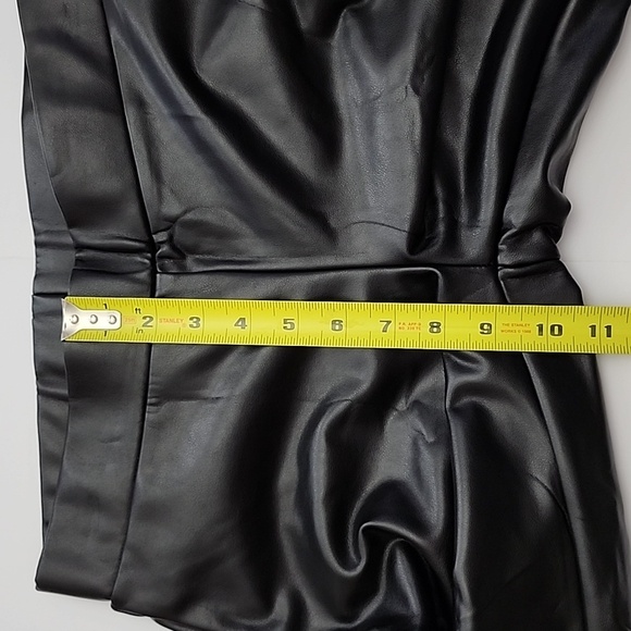 NWT HUE Women Black Faux Leather Pull On Stretch Skinny Pant Elastic Waist Sz XS - Picture 9 of 10
